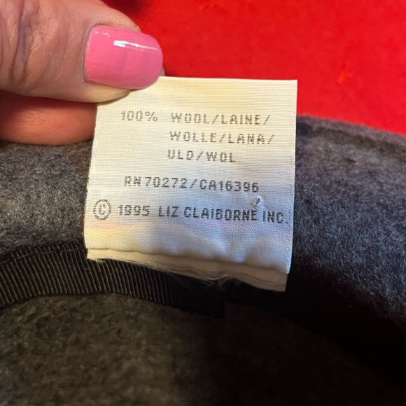Liz Claiborne vintage women’s hat, 100 % wool, 23 inches - Picture 5 of 5